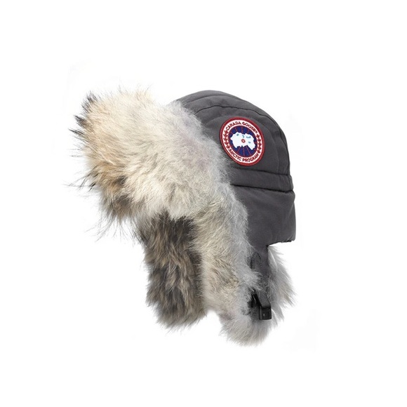 Canada Goose Accessories - New NwT Canada Goose Aviator Hat with Fur